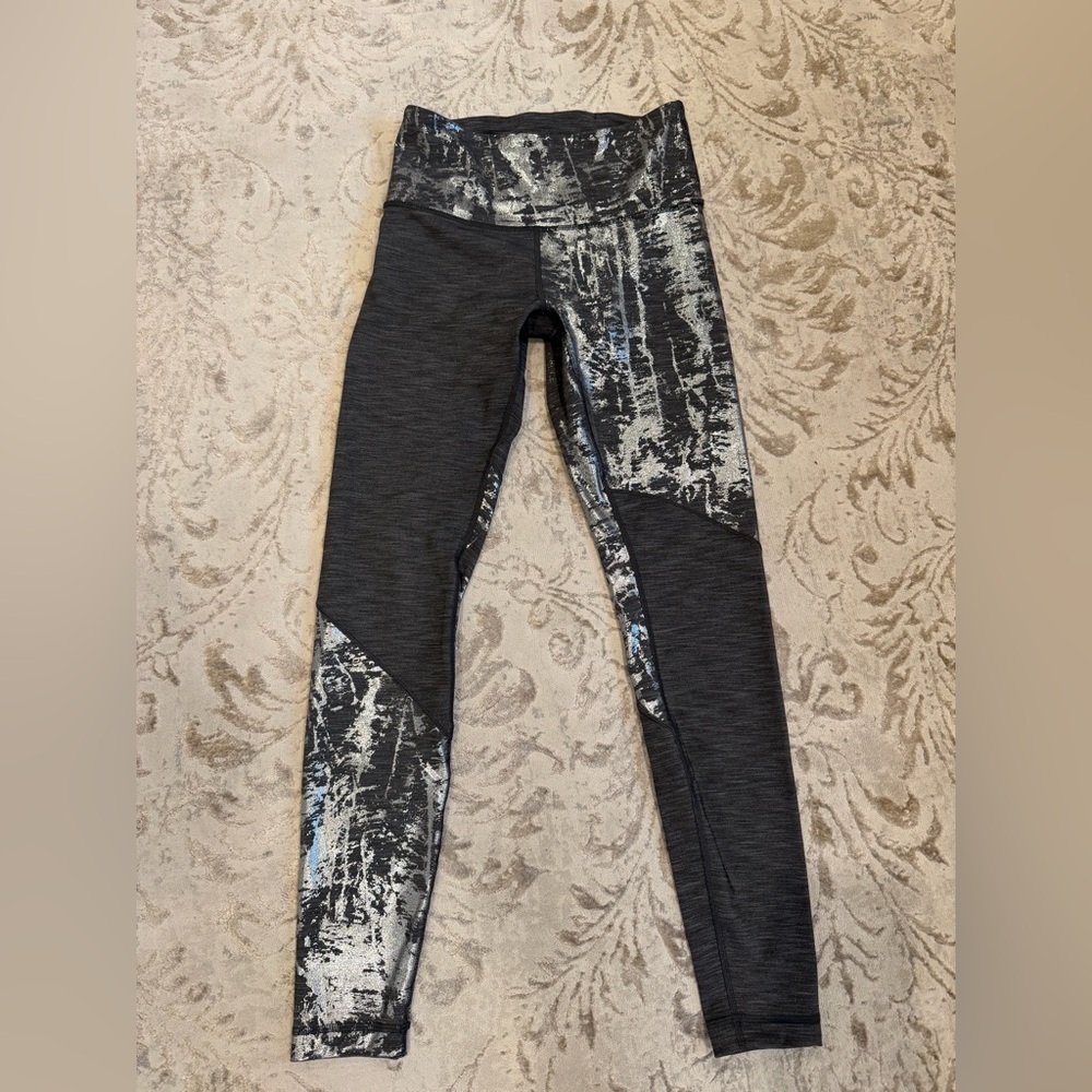 Lululemon foiled Stylish Gray Patterned Leggings … - image 4